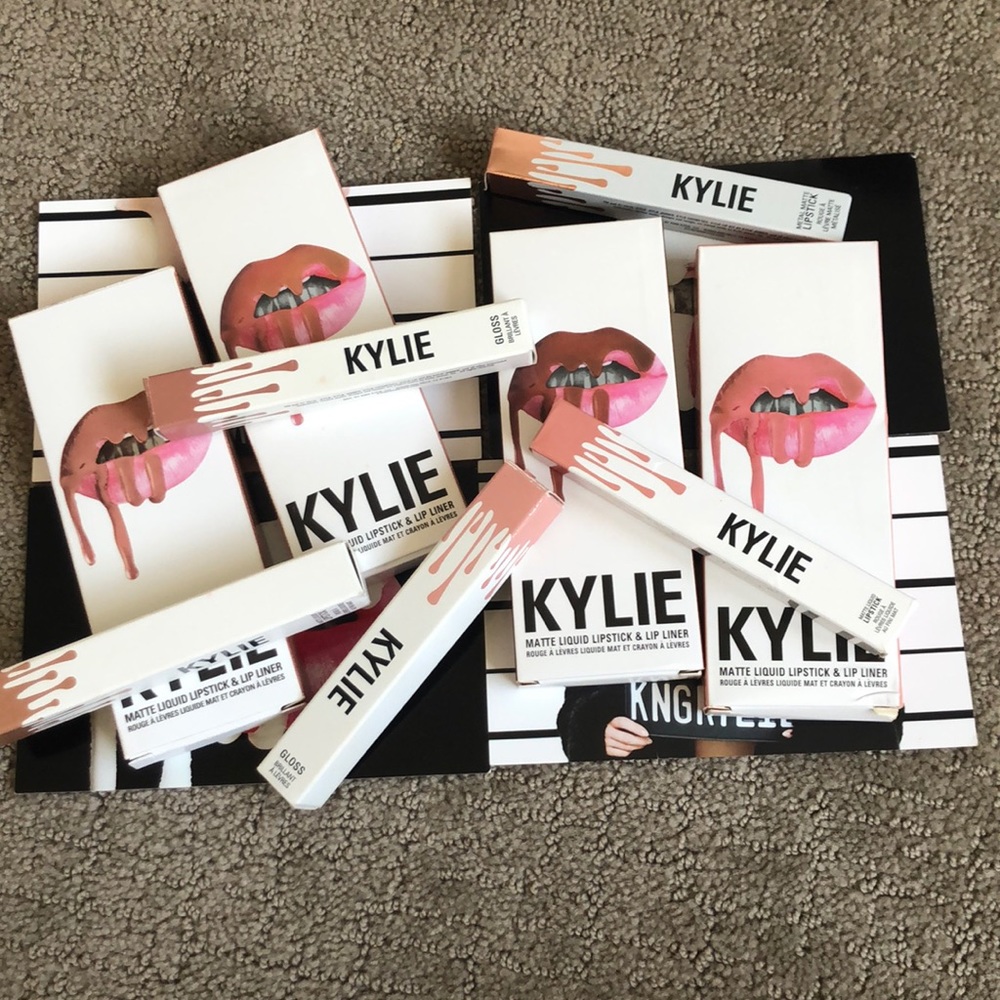 Kylie cosmetics matte liquid lipstick & liner sets